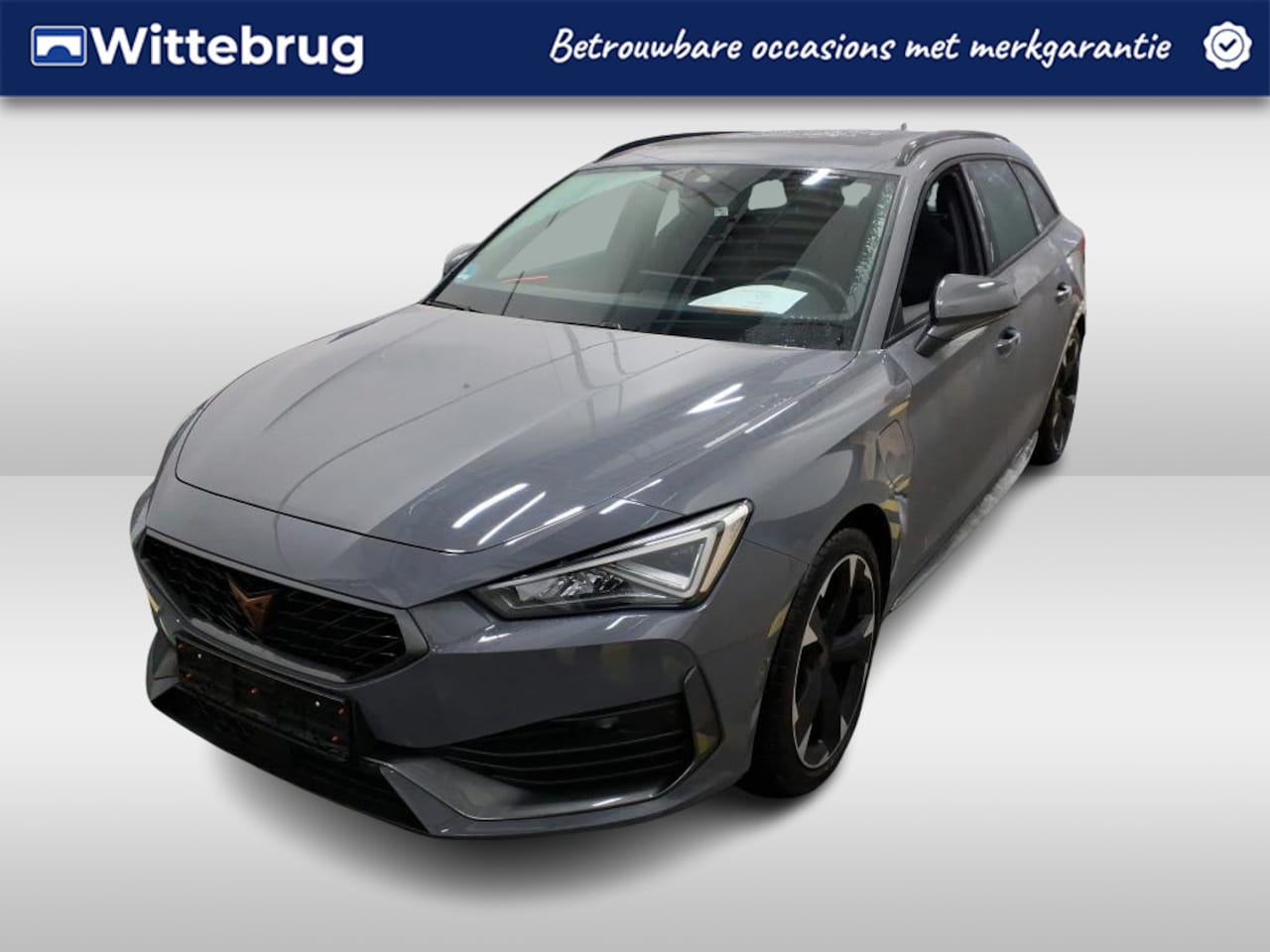 CUPRA Leon Sportstourer - 1.4 e-Hybrid 204pk Performance DSG Automaat / Panorama schuifdak / LM 18 inch / Kuipstoele - AutoWereld.nl