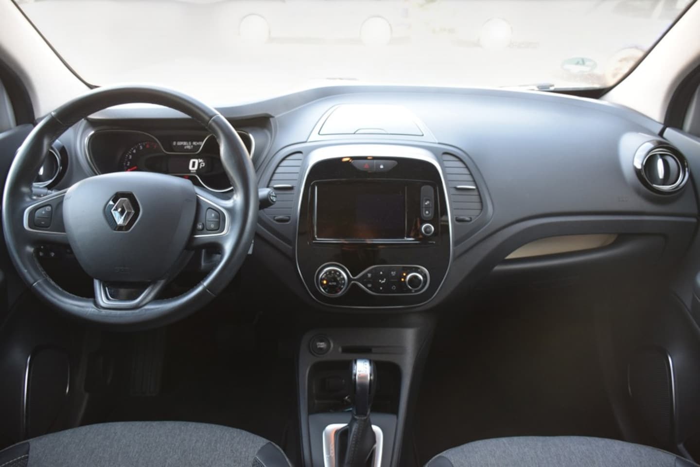 Renault Captur - 1.3 TCe Intens 1.3 TCe Intens, Automaat, Navigatie, Parkeercamera, Cruise, Connected services
