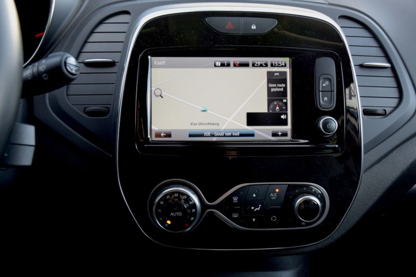 Renault Captur - 1.3 TCe Intens 1.3 TCe Intens, Automaat, Navigatie, Parkeercamera, Cruise, Connected services