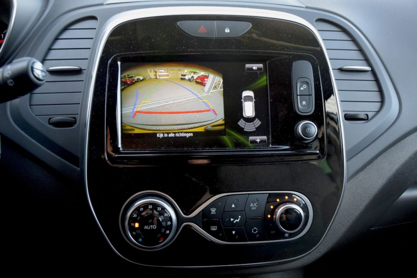 Renault Captur - 1.3 TCe Intens 1.3 TCe Intens, Automaat, Navigatie, Parkeercamera, Cruise, Connected services