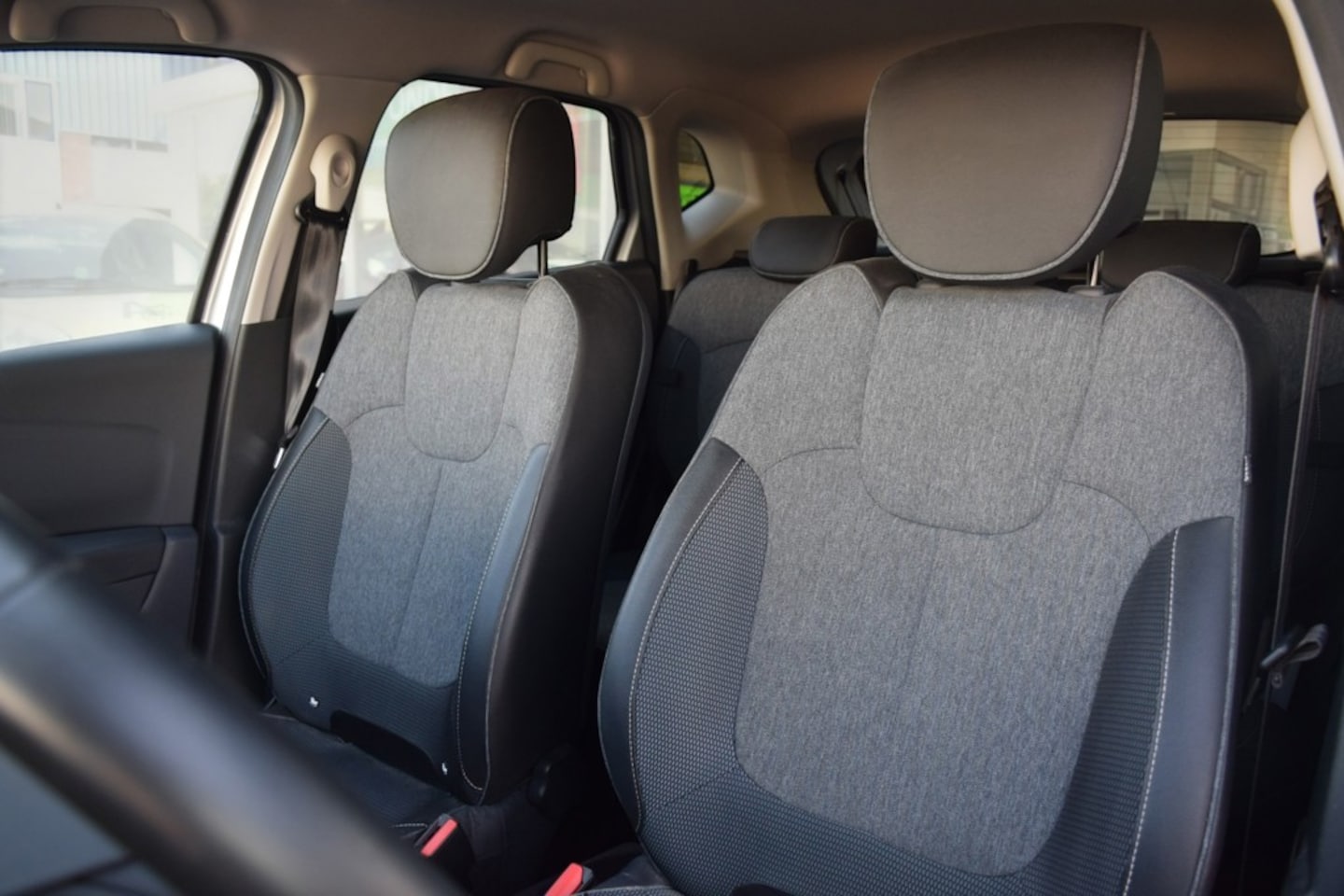 Renault Captur - 1.3 TCe Intens 1.3 TCe Intens, Automaat, Navigatie, Parkeercamera, Cruise, Connected services