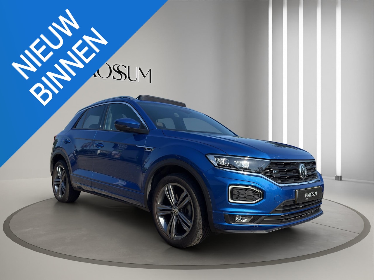 Volkswagen T-Roc - 1.5 TSI Sport R-Line | Pano | Digitaal Dash | 18"| Led | Navi | Trekhaak | - AutoWereld.nl