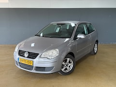 Volkswagen Polo - 1.2 Optive | Trekhaak | Navigatie | Bluetooth