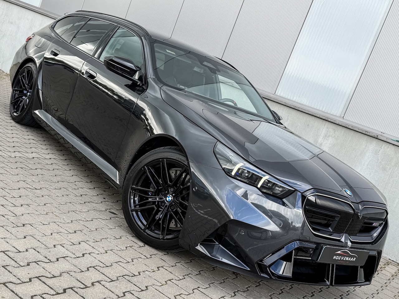 BMW 5-serie Touring - M5 Carbon Pano 727PK B & W Sophisto-grau - AutoWereld.nl