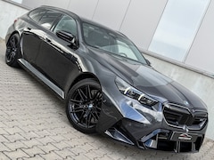 BMW 5-serie Touring - M5 Carbon Pano 727PK B & W Sophisto-grau