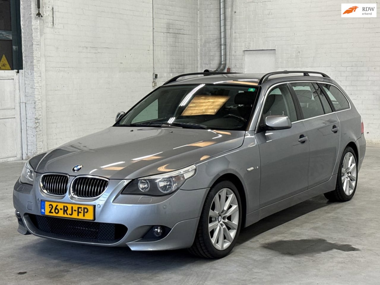 BMW 5-serie Touring - 523i Executive | M pakket | PDC | Navi | Airco - AutoWereld.nl