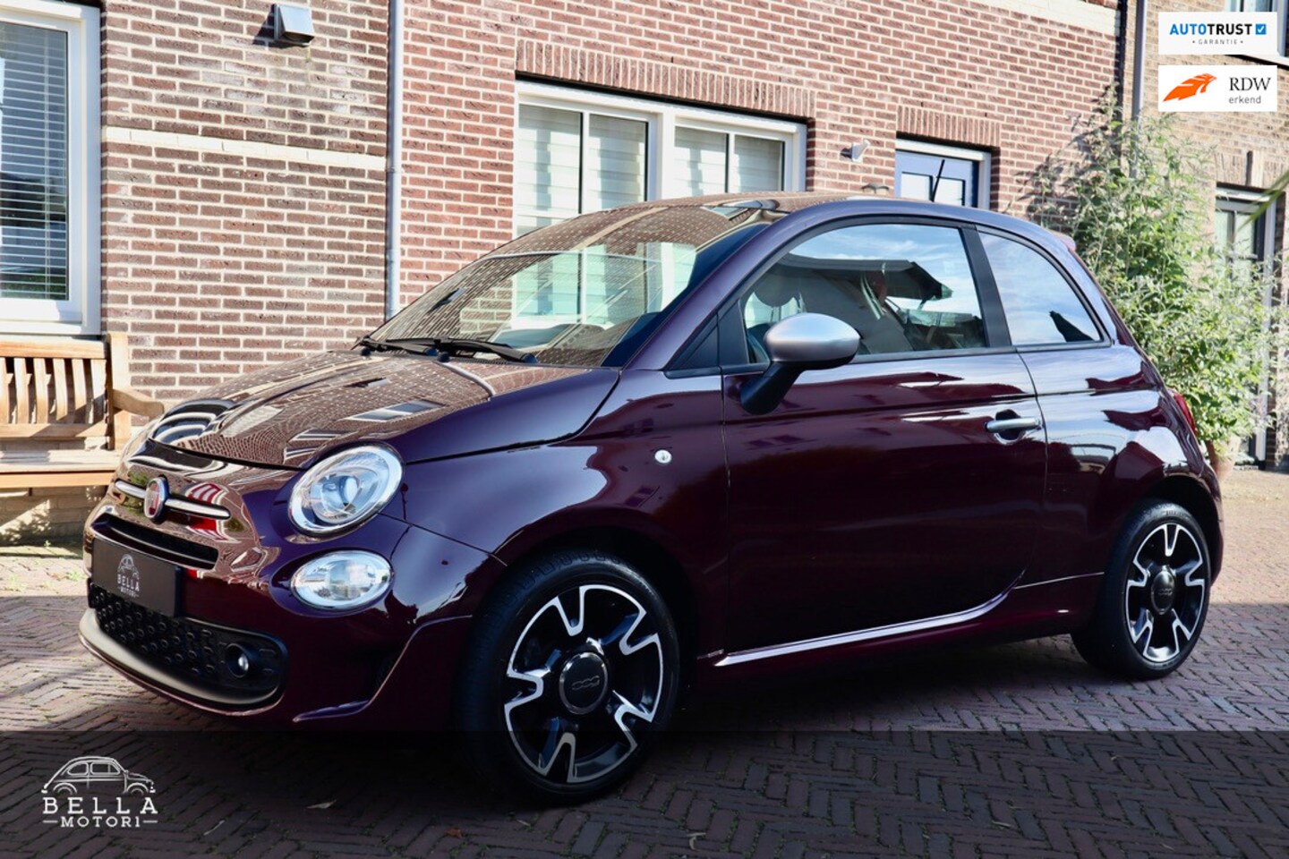 Fiat 500 - 1.2 Rockstar | Bordeaux Metallic | Apple CarPlay | Panoramadak | Navigatie | Cruise Contro - AutoWereld.nl