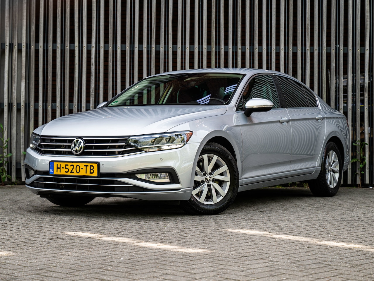 Volkswagen Passat - 1.5 TSi 150pk AUT. |EX BTW/BPM| LED|ACC|Navi|Stoelverwarming|ClimateControl|Camera| - AutoWereld.nl
