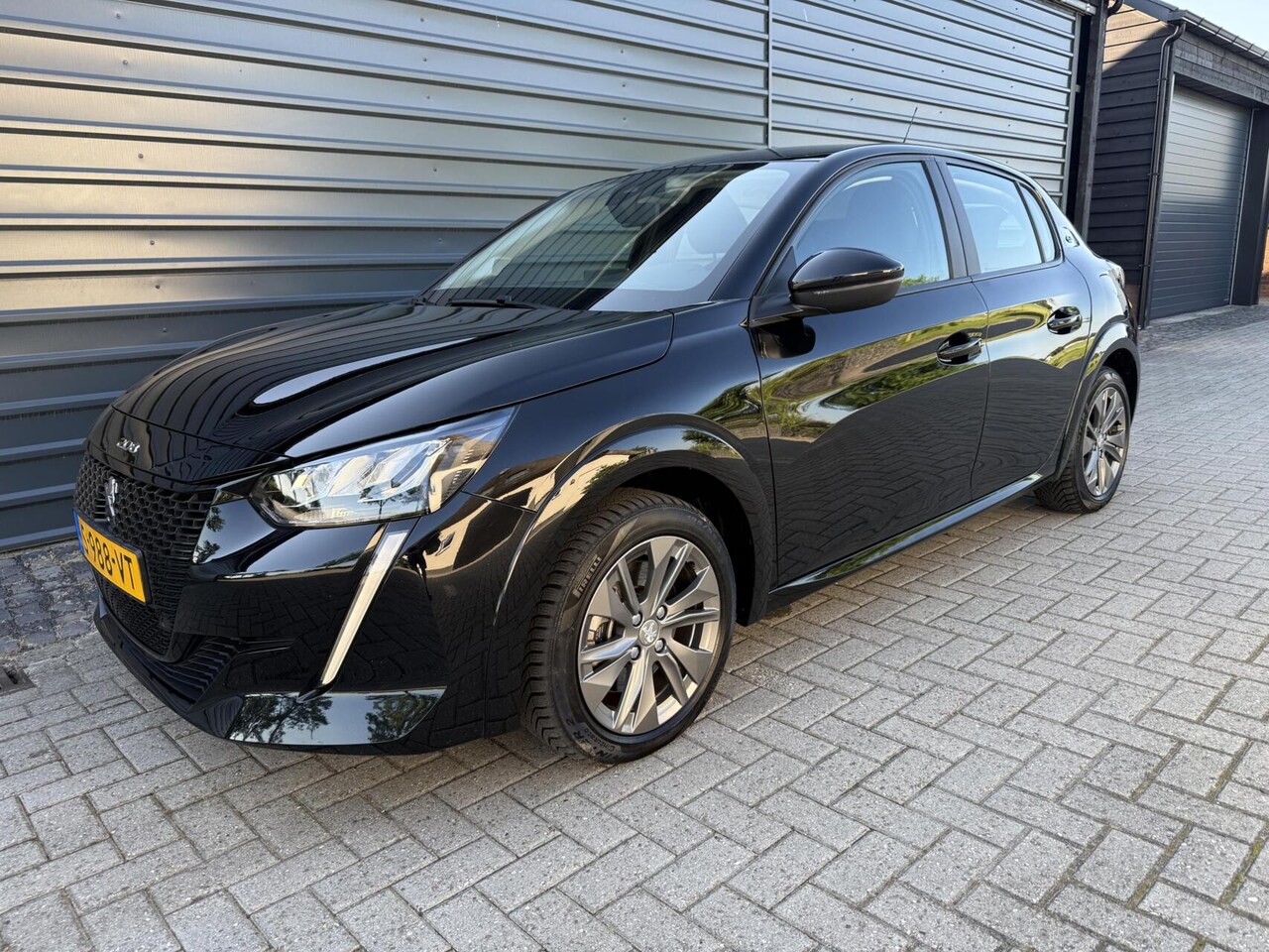 Peugeot e-208 - EV Active Pack 50 kWh Navi Clima PDC Soh 94.13% - AutoWereld.nl
