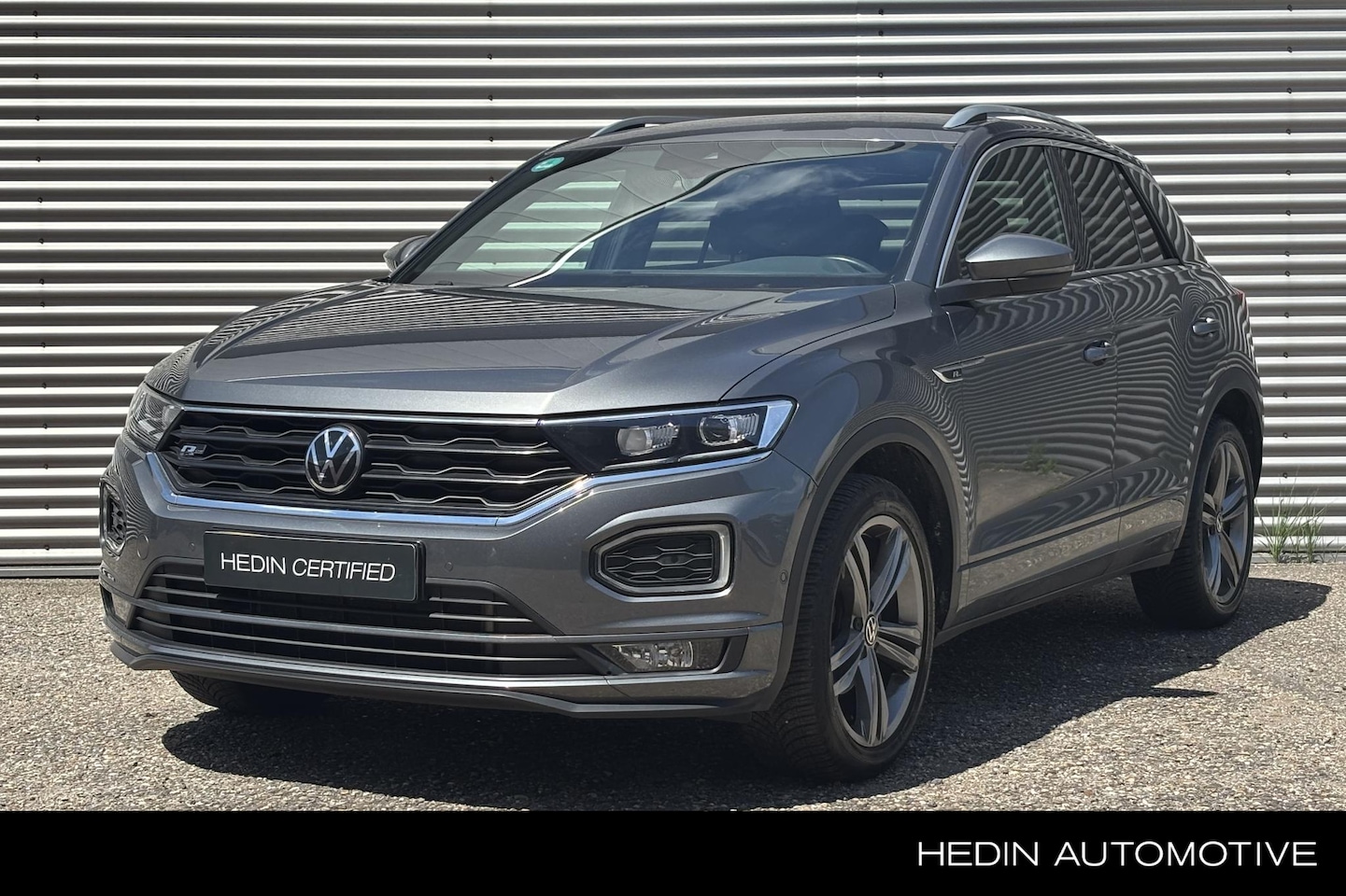 Volkswagen T-Roc - 1.5 TSI Sport Business R / Volledig digitaal dashboard / Parkeercamera / Navigatie / Apple - AutoWereld.nl