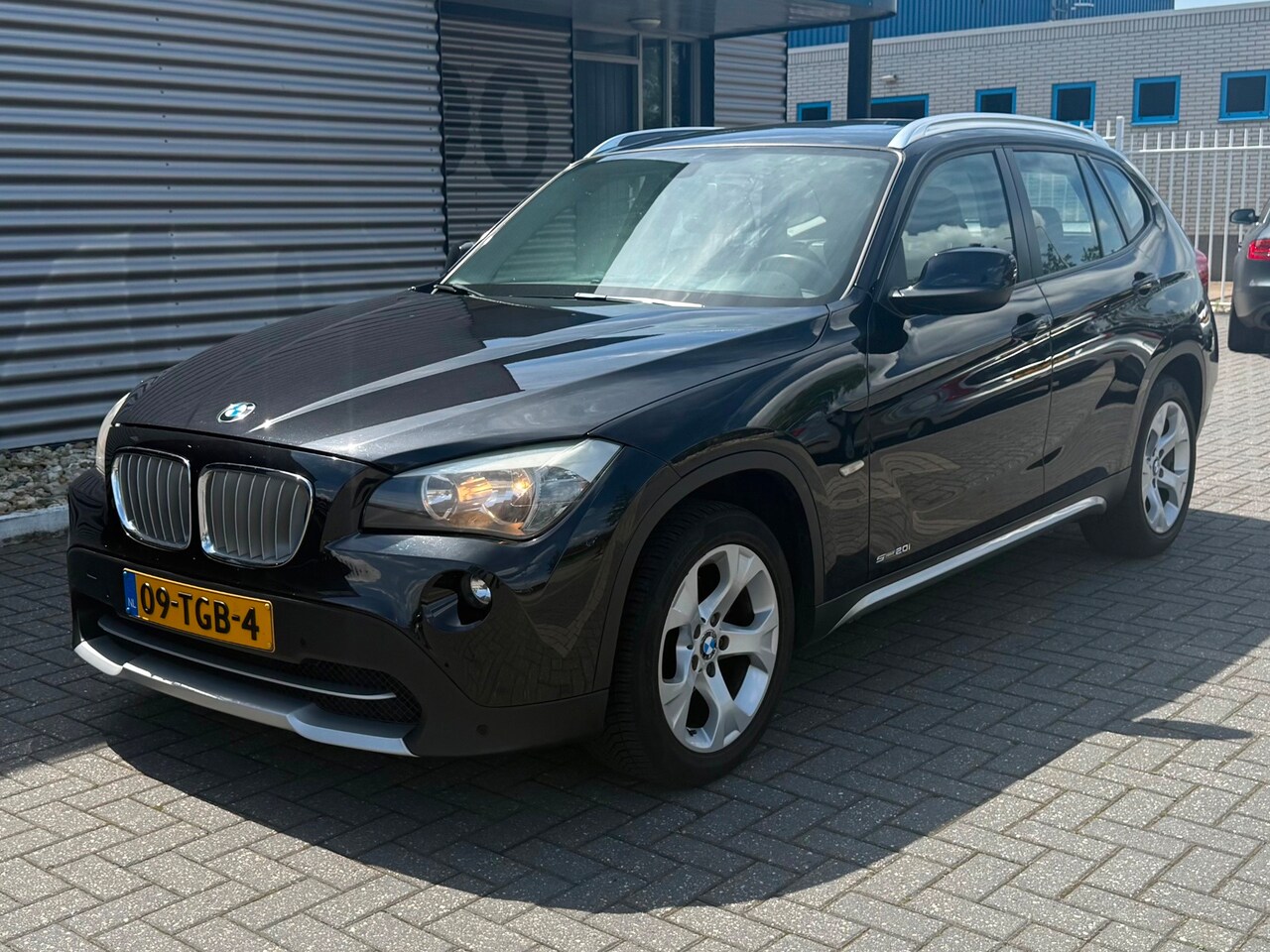 BMW X1 - SDrive20i Business - AutoWereld.nl