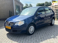 Volkswagen Polo - 1.2 Optive 5drs | airco | navi | trekhaak| lange apk keuring | rijd super