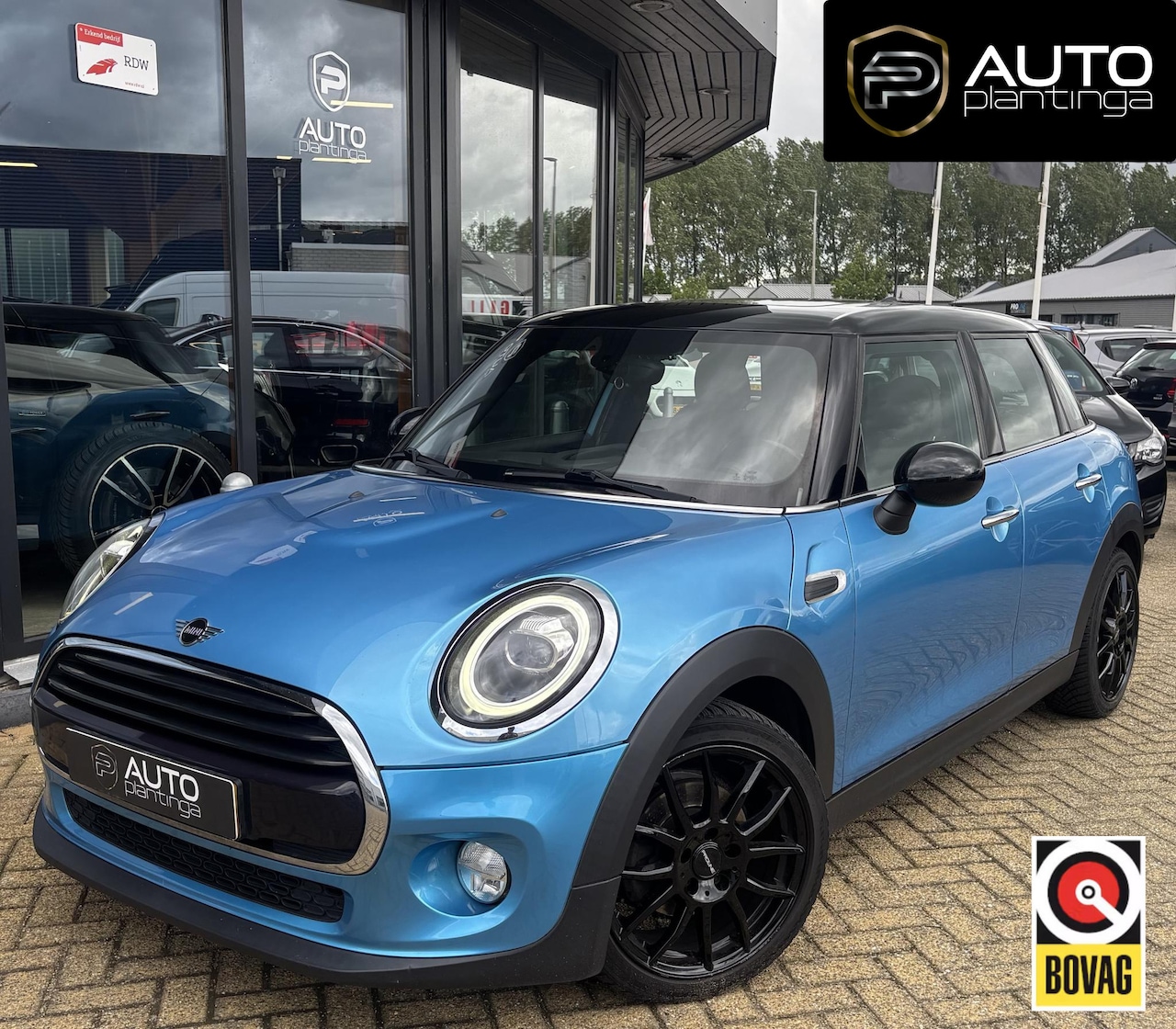 MINI 5-Deurs - 1.5 Cooper Chili 136PK | PANO | NL AUTO | Luxe Stoelen | Parkeersensoren | Airco | Navigat - AutoWereld.nl