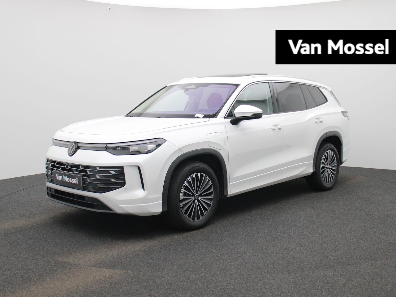 Volkswagen Tayron - 1.5 eHybrid Elegance 272 PK | SoH 100% | Panoramadak | Trekhaak | Bekleding Art-velours | - AutoWereld.nl