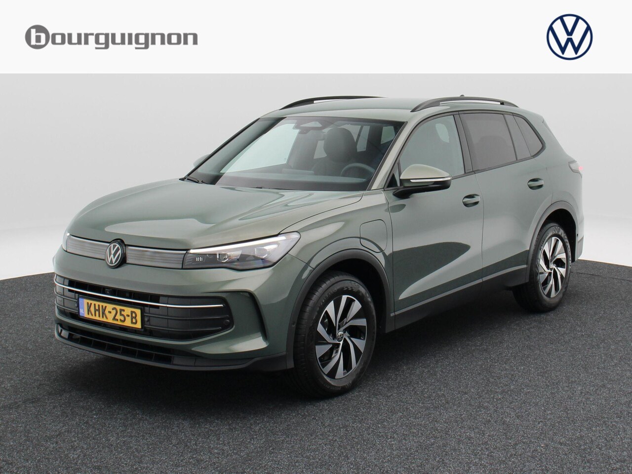 Volkswagen Tiguan - 1.5 eHybrid Life Edition | Trekhaak | Navigatie | Adaptieve Cruise Control | Adaptief Onde - AutoWereld.nl