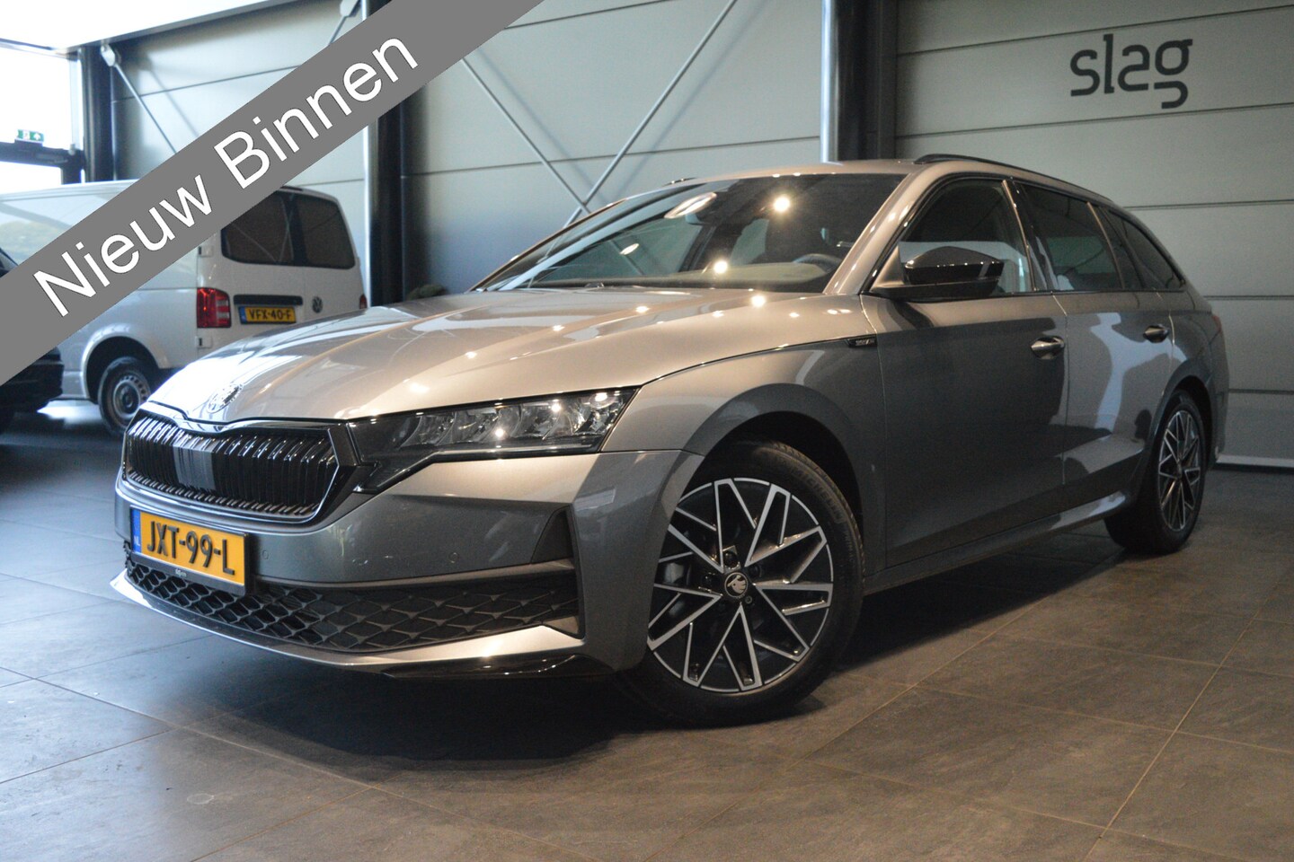 Skoda Octavia Combi - 2.0 TDI Sportline navi camera led trekhaak 150 pk !! - AutoWereld.nl