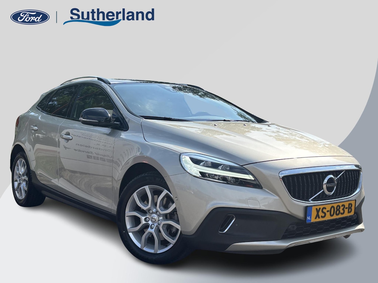 Volvo V40 Cross Country - 1.5 T3 Polar+ Luxury | 150pk | Leder interieur | Panoramadak | Navigatie | Stoelverwarming - AutoWereld.nl
