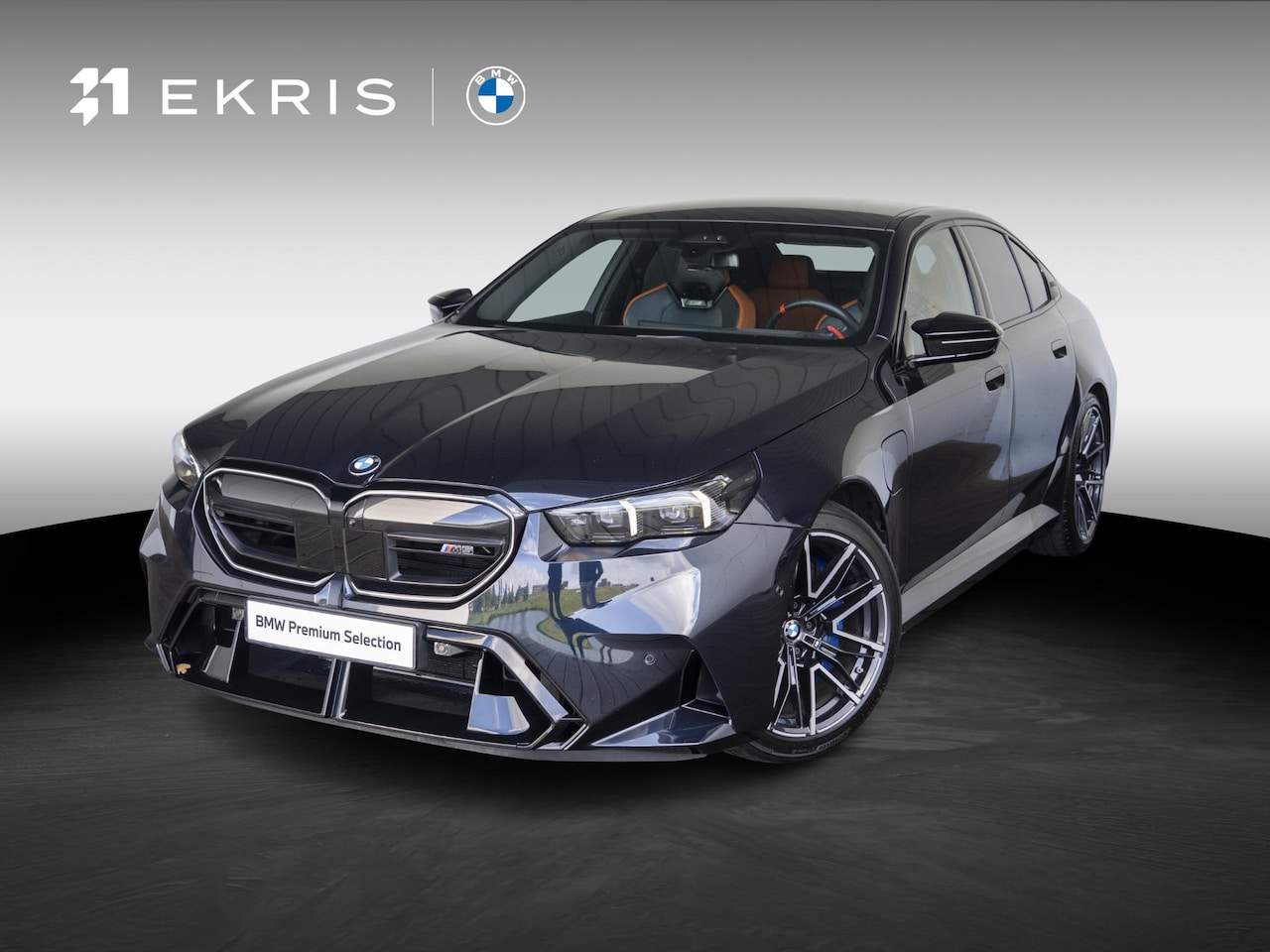 BMW M5 - | M Drive Professional | Comfort Pack | 20/21 inch | Iconic Glow exterieurpakket | Glazen - AutoWereld.nl