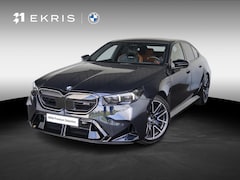 BMW M5 - | M Drive Professional | Comfort Pack | 20/21 inch | Iconic Glow exterieurpakket | Glazen