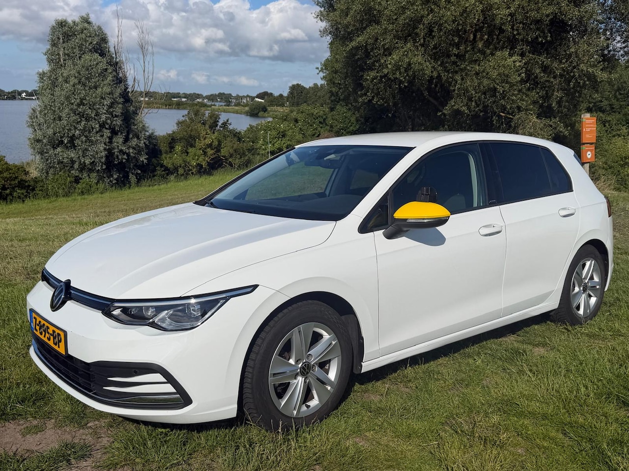 Volkswagen Golf Variant - 2.0 TDI R-Line Business+ TDI DSG 110kw/150 PK - AutoWereld.nl