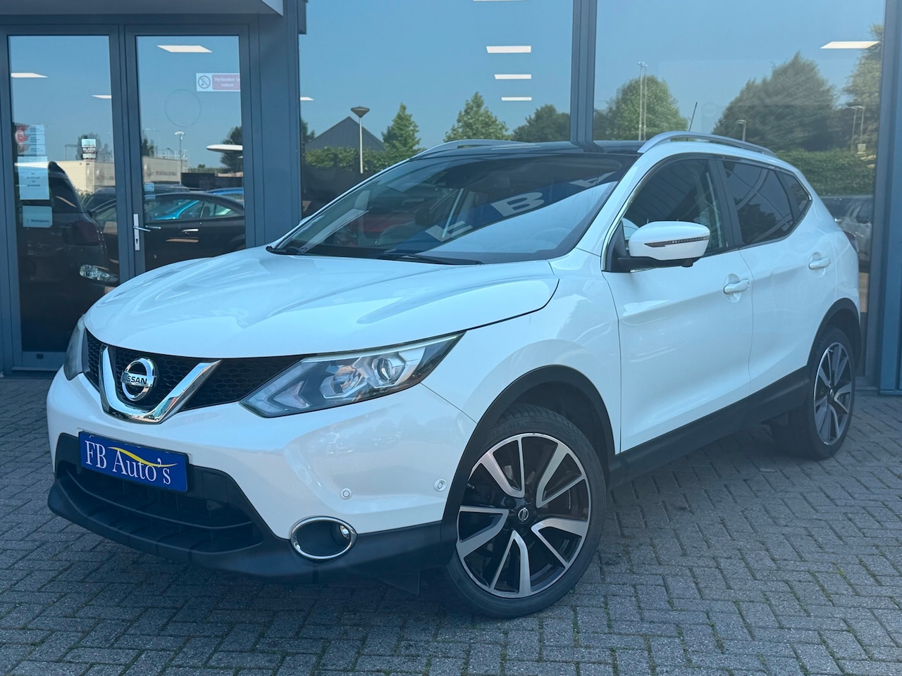 Nissan Qashqai - 1.2 Tekna Airco Lmv Cruise Pano 360-Camera Leder - AutoWereld.nl