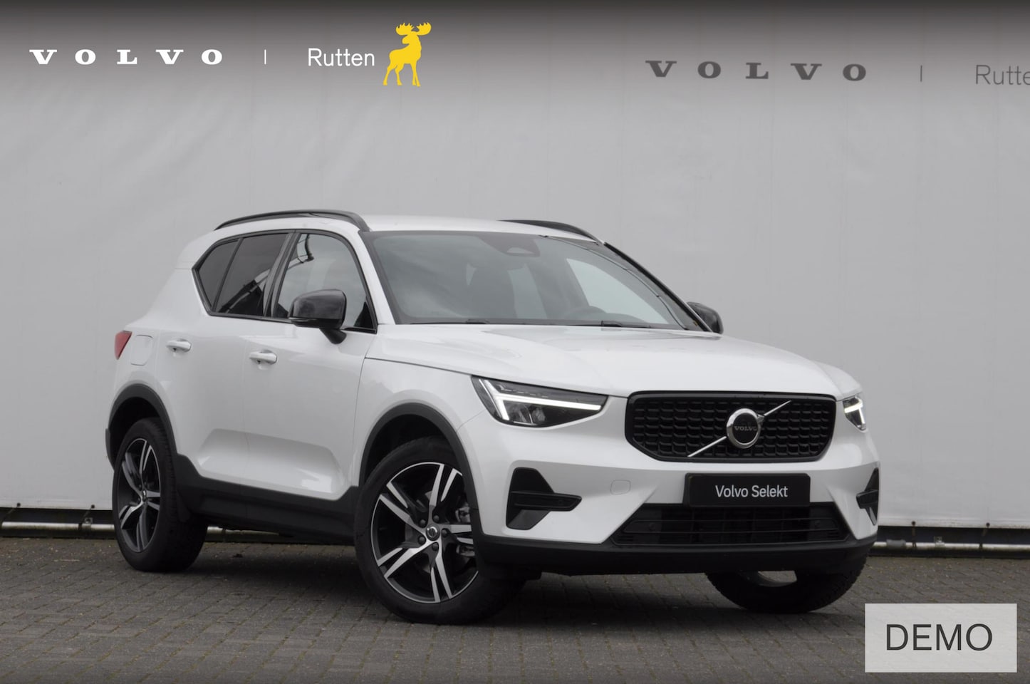 Volvo XC40 - B4 211PK Automaat Plus Dark / Adaptive cruise control / Elektrische stoelen / Harman Kardo - AutoWereld.nl