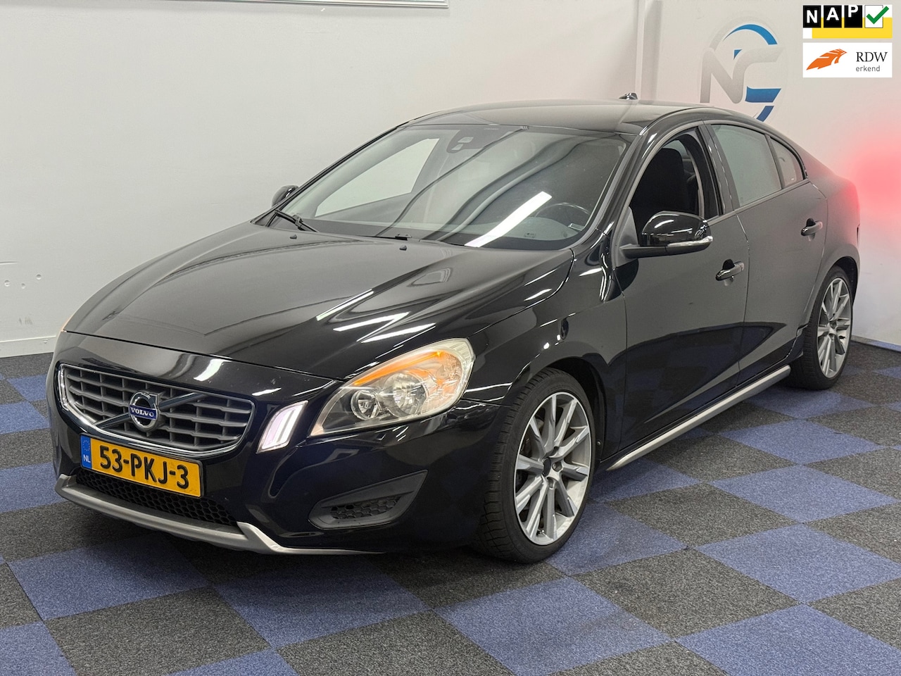 Volvo S60 - 1.6 T4 / DEALER ONDERHOUDEN / NETTE AUTO / NAVI-MULTIEMEDIA - AutoWereld.nl