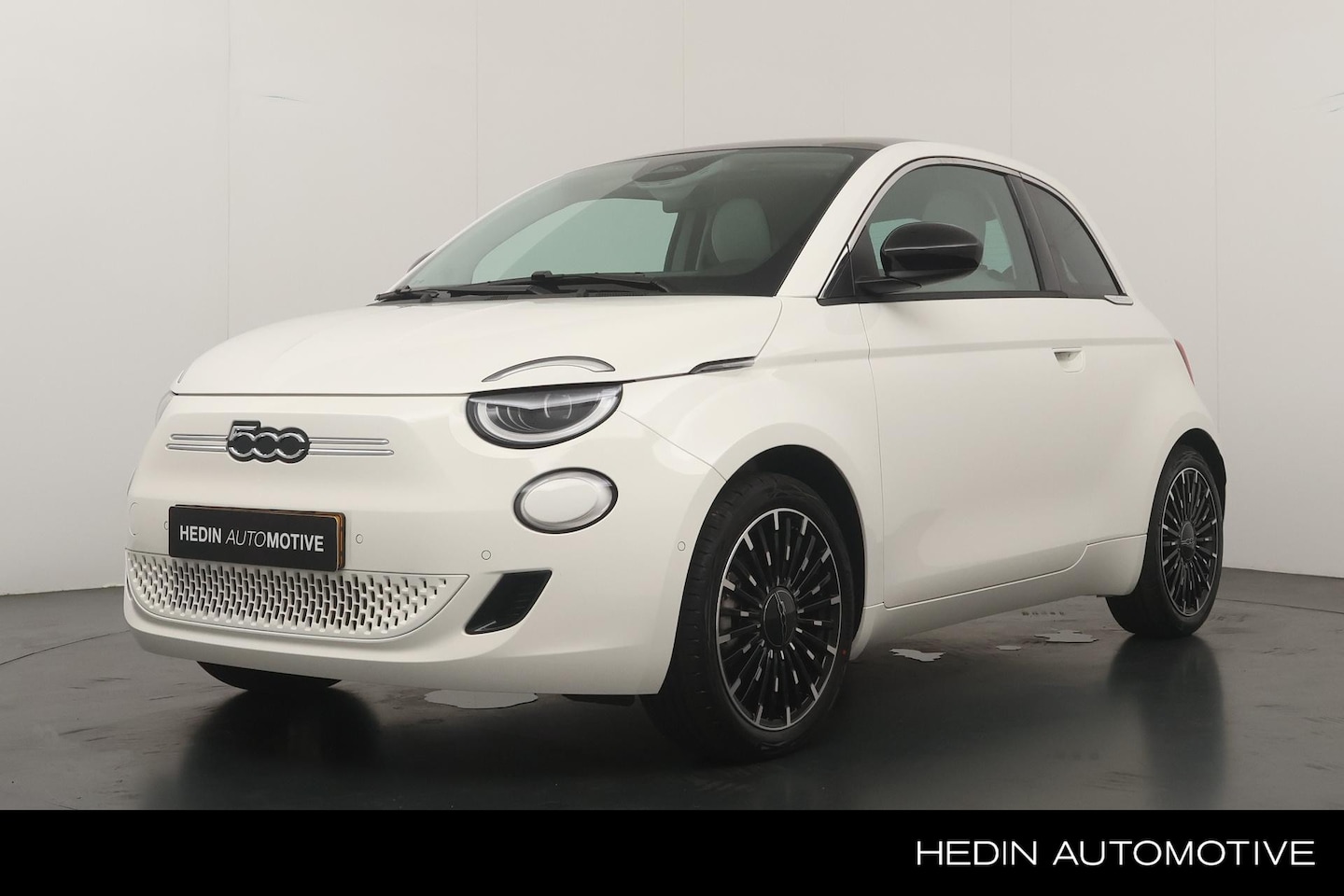 Fiat 500 - ICON 42 kWh | Pack Style | Pack Comfort | Panoramadak | 17 inch velgen | Navigatie | - AutoWereld.nl