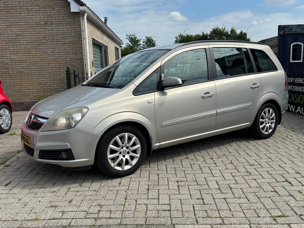 Opel Zafira - 2.2 Temptation 7 persoon | airco | trekhaak | cruise | nieuwe apk ! - AutoWereld.nl