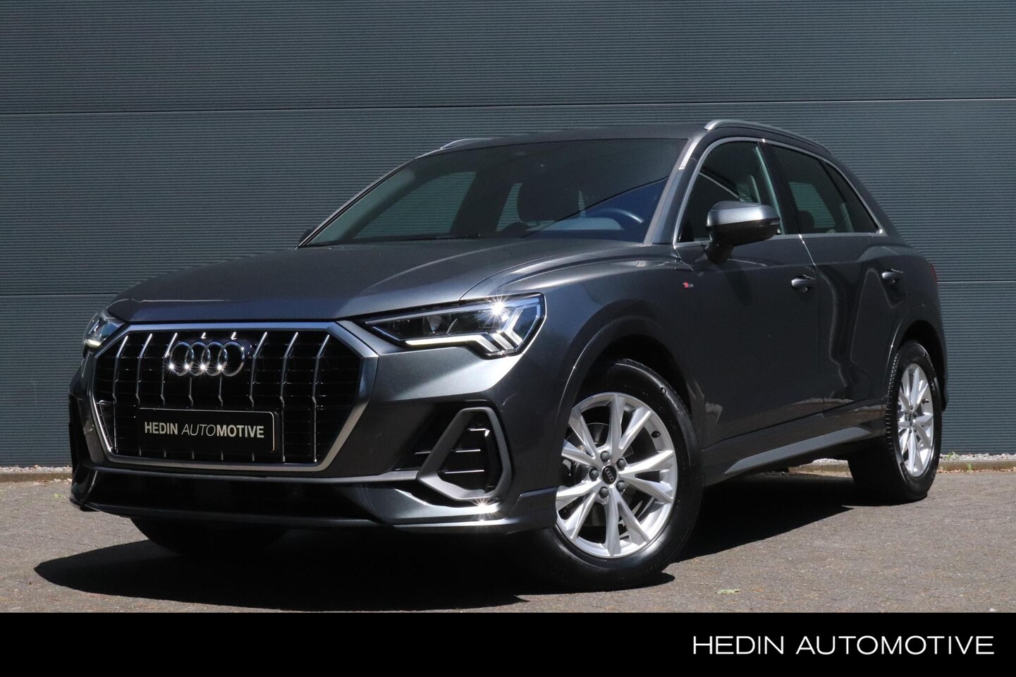 Audi Q3 - 35 TFSI S edition | Navigatie | Parkeersensoren V+A | S-Line | Apple Carplay / Android Aut - AutoWereld.nl