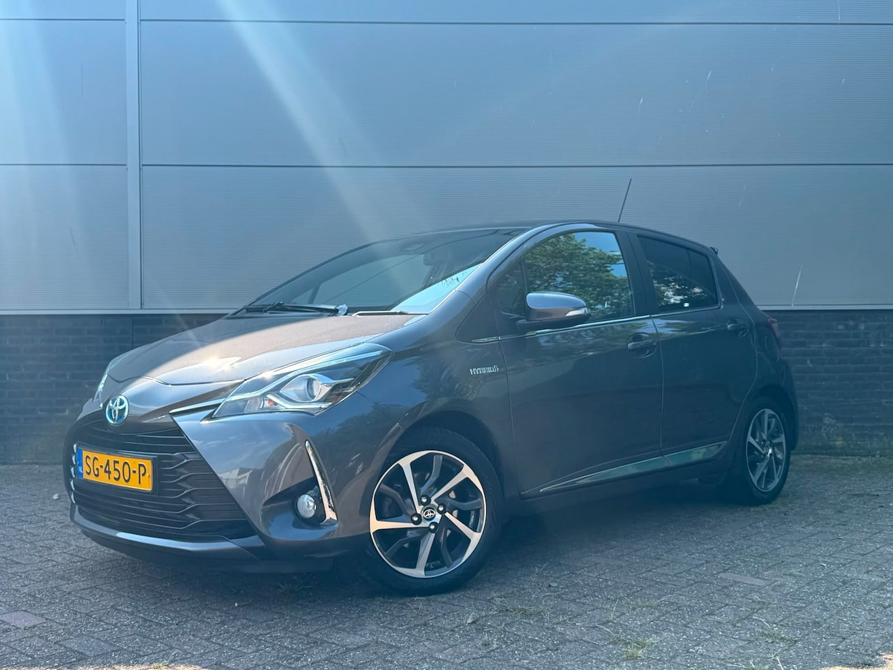 Toyota Yaris - 1.5 Hybrid Premium 1.5 Hybrid Premium - AutoWereld.nl