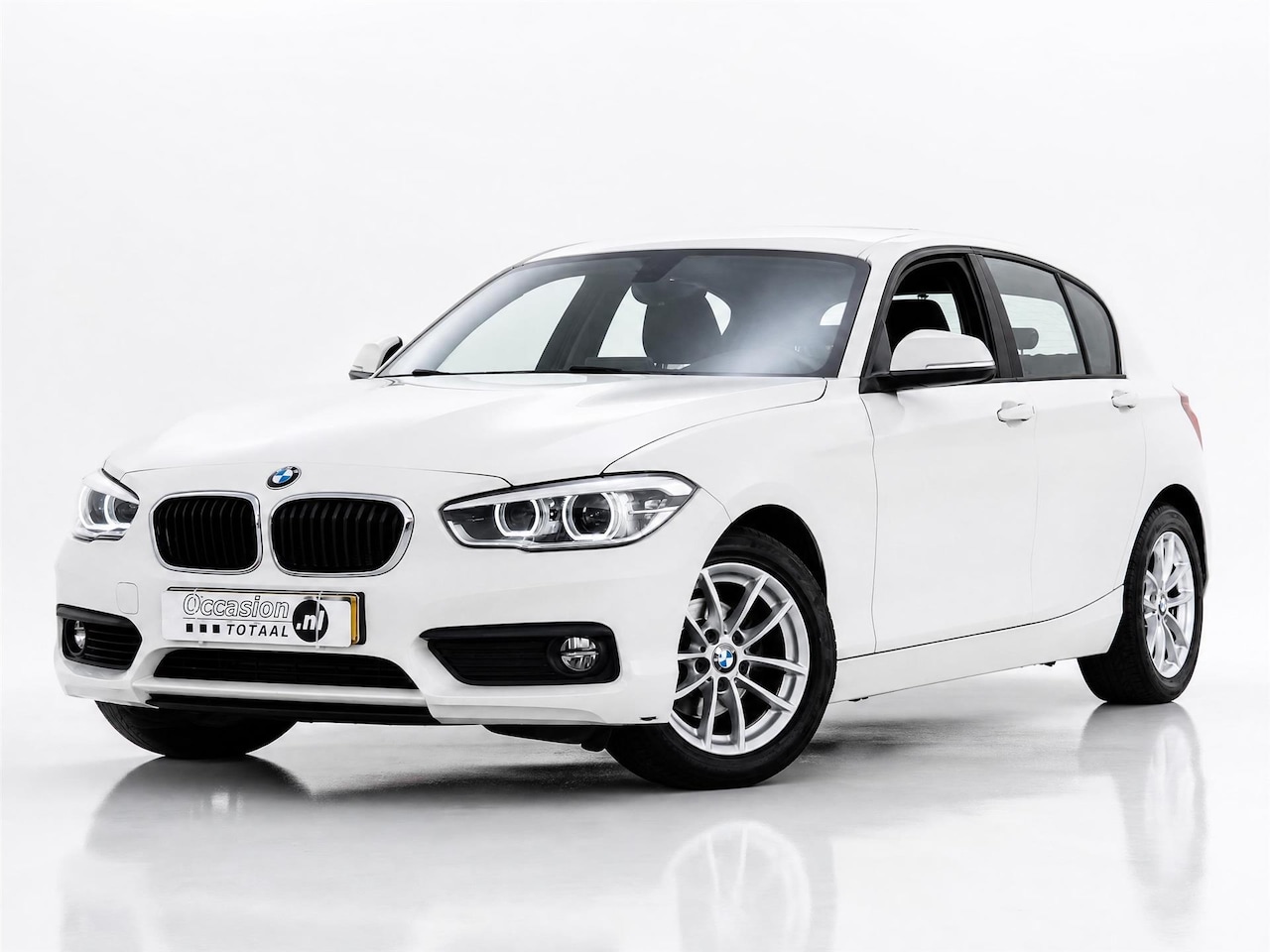 BMW 1-serie - 116i Executive | Led | Trekhaak | Navi | Climate - AutoWereld.nl