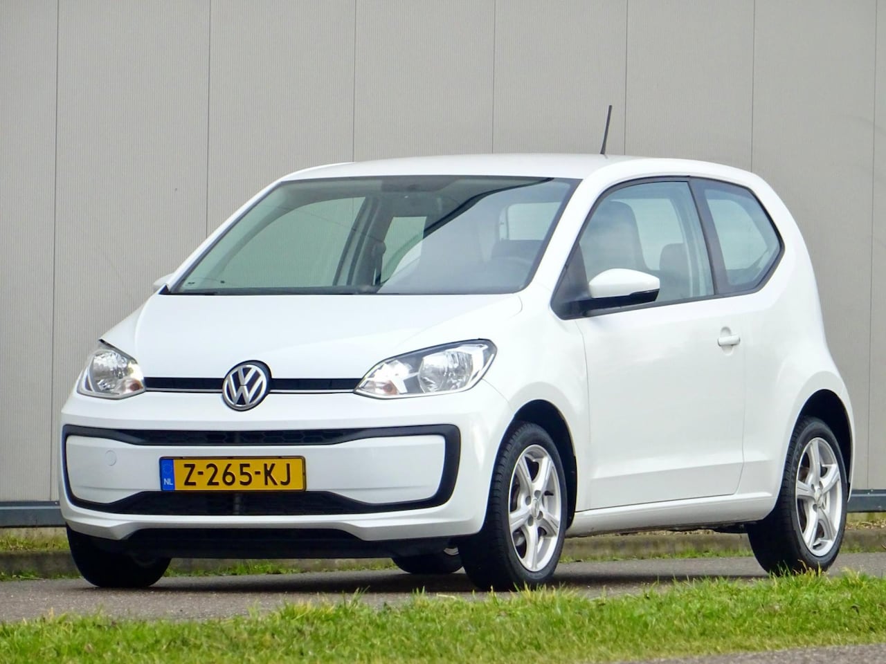 Volkswagen Up! - 1.0 BMT SPORT take up! / 2019 / 69.880! - AutoWereld.nl