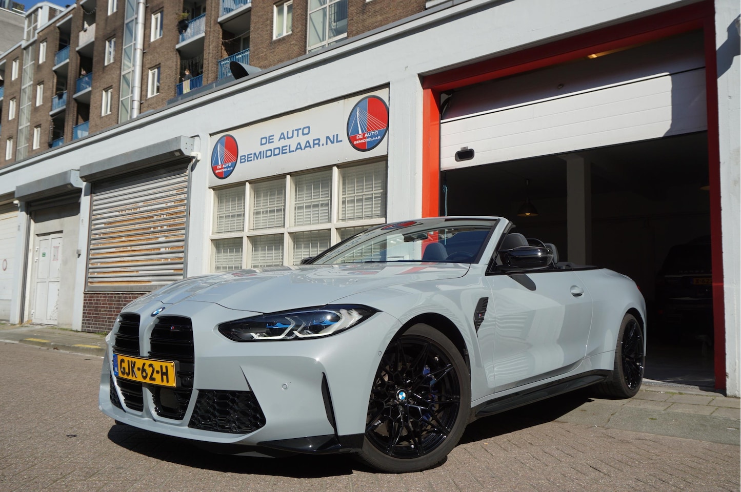 BMW 4-serie Cabrio - M4 xDrive Competition 510pk * Facelift 2024 * Brooklyn Grau * Full Options * - AutoWereld.nl