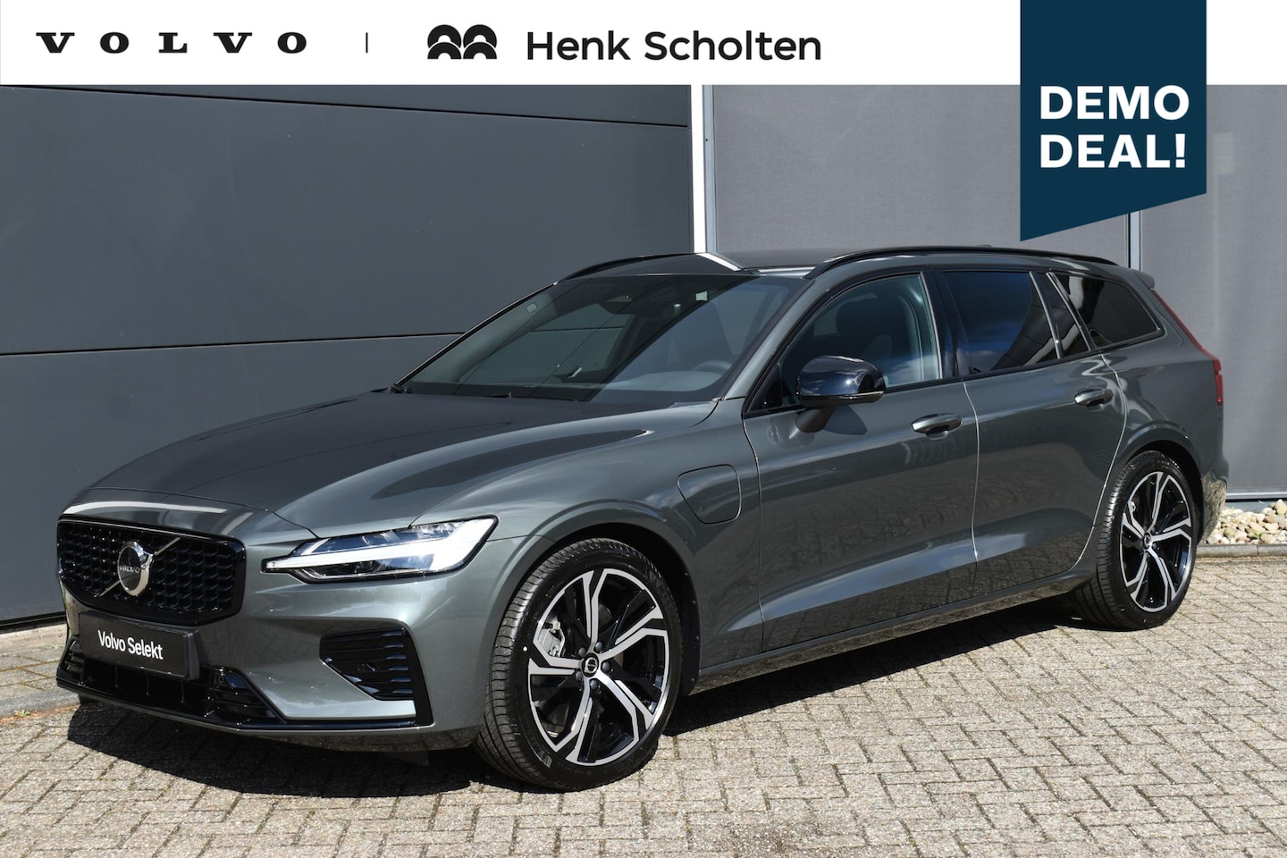 Volvo V60 - T6 Plug-in hybrid AWD Plus Dark | Harman Kardon Premium sound | Google Navigatie | BLIS | - AutoWereld.nl
