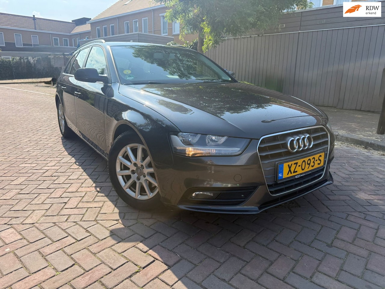 Audi A4 Avant - 2.0 TDI ultra Sport Edition *Nette auto* - AutoWereld.nl