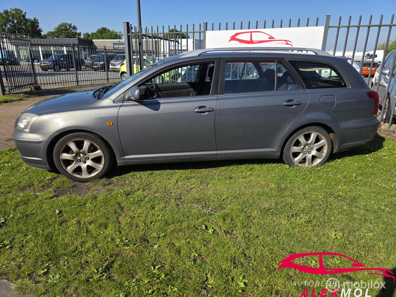 Toyota Avensis Wagon - 2.0 VVTi Executive 2.0 VVTi Executive - AutoWereld.nl
