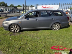 Toyota Avensis Wagon - 2.0 VVTi Executive