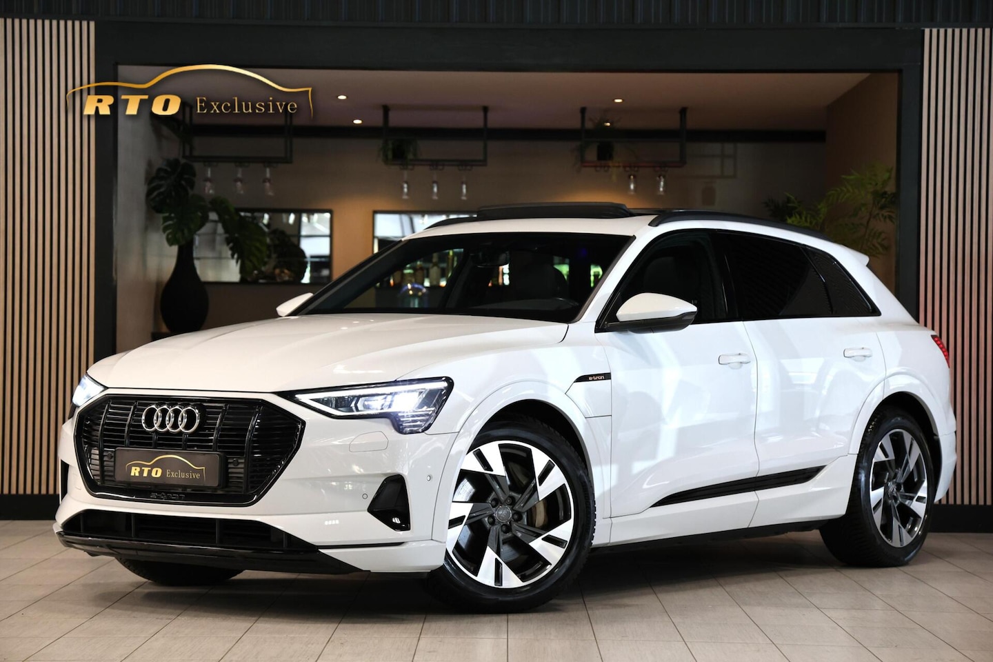 Audi e-tron - 50 quattro Pro Line 71 kWh|Pano|Leder|Luchtvering - AutoWereld.nl