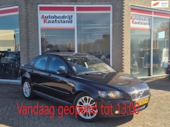 Volvo S40 - 2.4i 5 cilinder - Nieuwe APK - Cruise - Nette auto