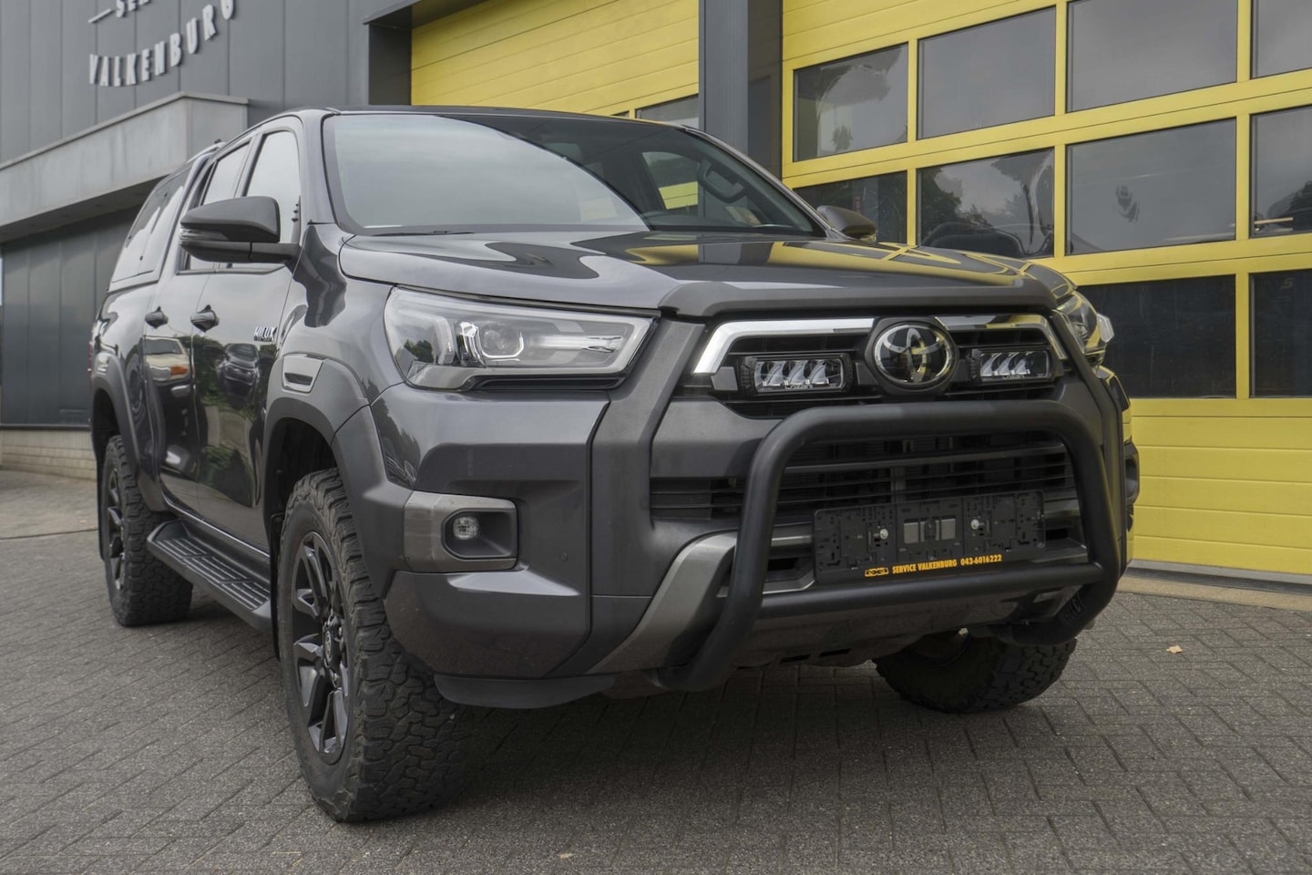 Toyota HiLux - 2.8 D-4D Double Cab Invincible 2.8 D-4D Double Cab Invincible - AutoWereld.nl