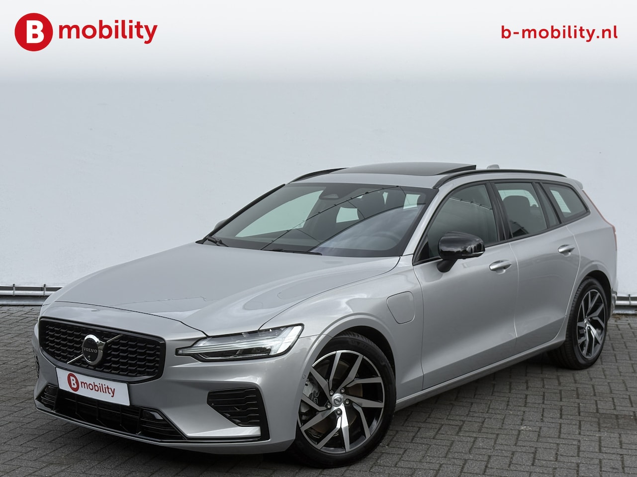 Volvo V60 - 2.0 T6 Plug-in hybrid AWD Plus Dark Trekhaak 2000kg Panoramadak | Harman/Kardon | 360 Came - AutoWereld.nl