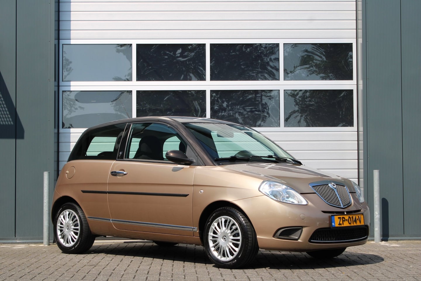 Lancia Y(psilon) - Ypsilon 1.4-16V Oro Automaat Clima/Elek.Ramen/C.V./RadioCD/AlcantaraBekleding/DistributieV - AutoWereld.nl