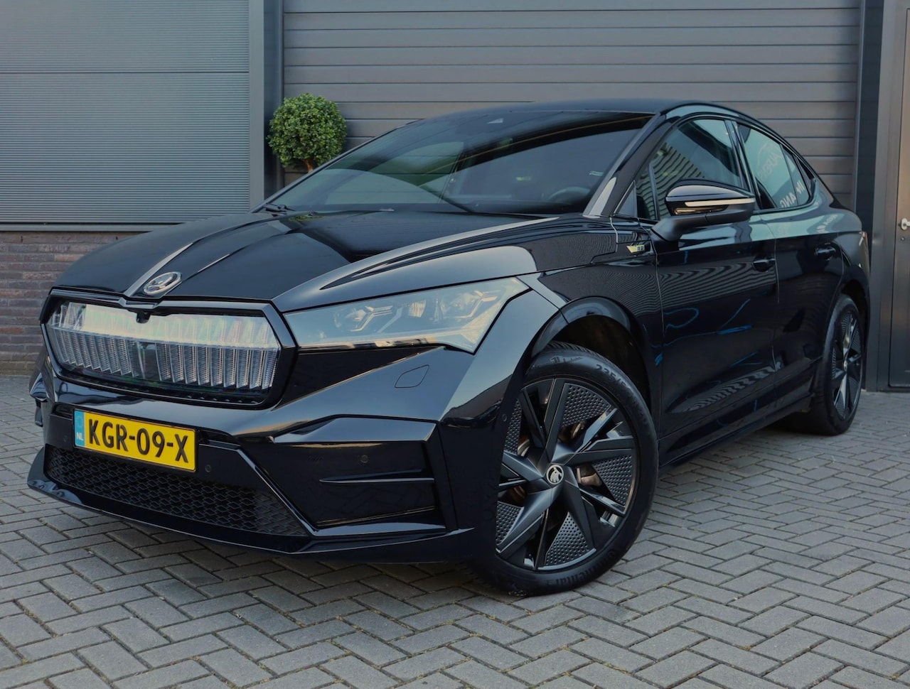 Skoda Enyaq Coupé iV - 80 RS | SOH 90.1% | Leder | Warmtepomp | CANTON | Pano | Adaptief onderstel | Trekhaak - AutoWereld.nl