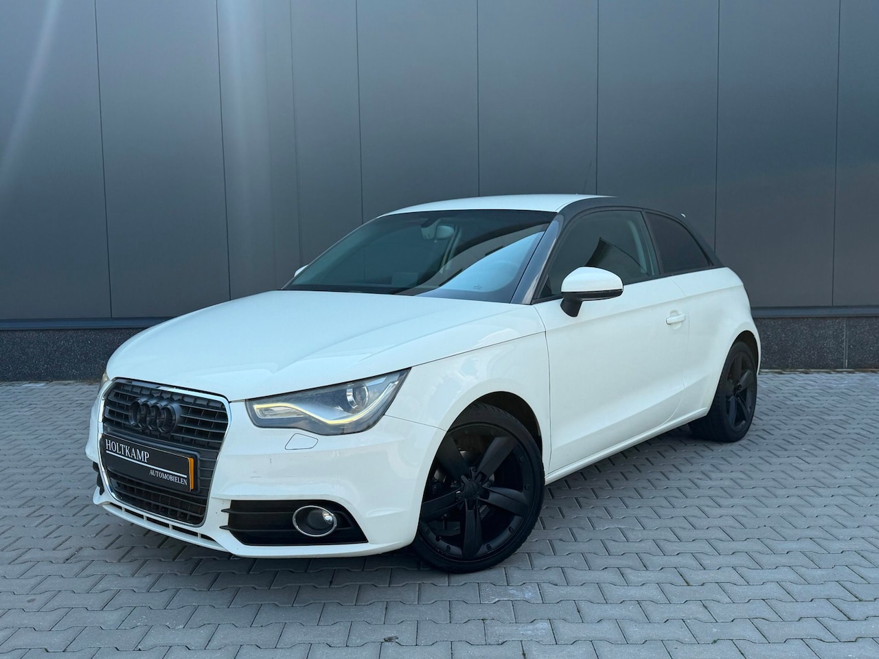 Audi A1 - 1.2 TFSI Attraction Pro Line | AIRCO | BLUETOOTH | STOELVERWARMING | NAVI - AutoWereld.nl