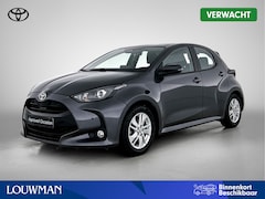 Toyota Yaris - 1.5 Hybrid 115 Active + | BTW voertuig | Parkeersensoren voor+achter | Stoel+stuurverwarmi