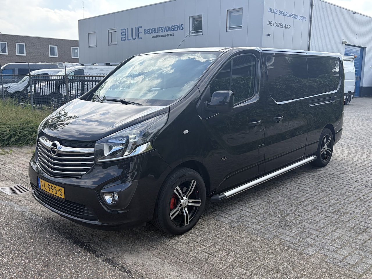 Opel Vivaro - T29 1.6 CDTI 120PK E5 L2H1 Sport EcoFlex ✓ 3-zits ✓ airco ✓ trekhaak ✓ 2x schuifdeur - AutoWereld.nl