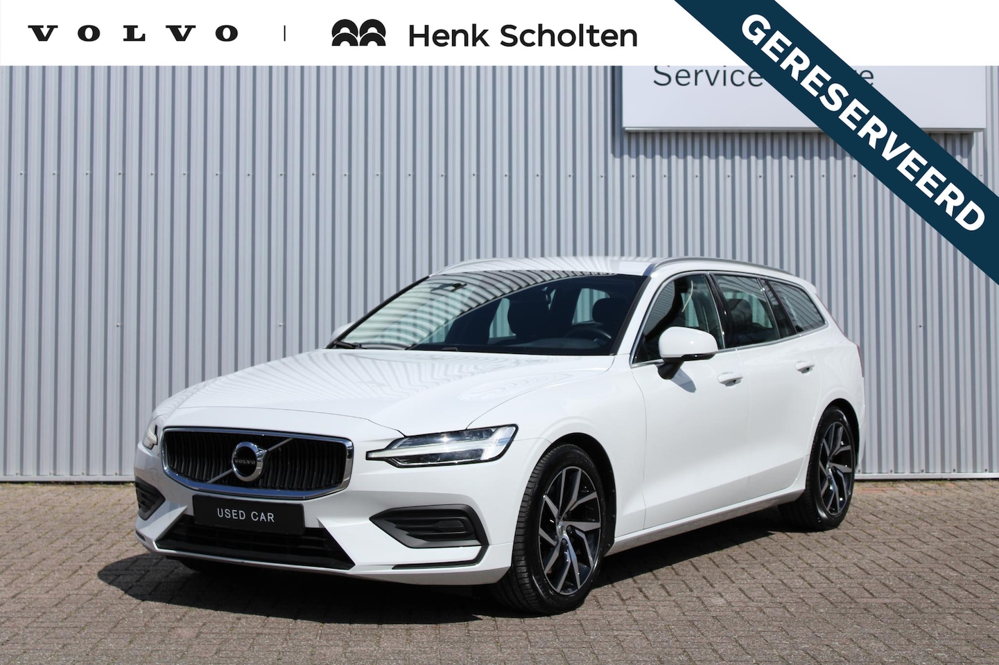 Volvo V60 - T5 Automaat Momentum | Navigatie | AppleCarplay/Android Auto | Half lederen bekleding | St - AutoWereld.nl