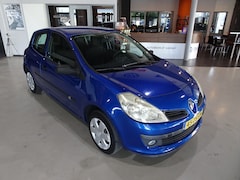 Renault Clio - 1.2-16V Special Line 1e eigenaar - Dealer onderhouden