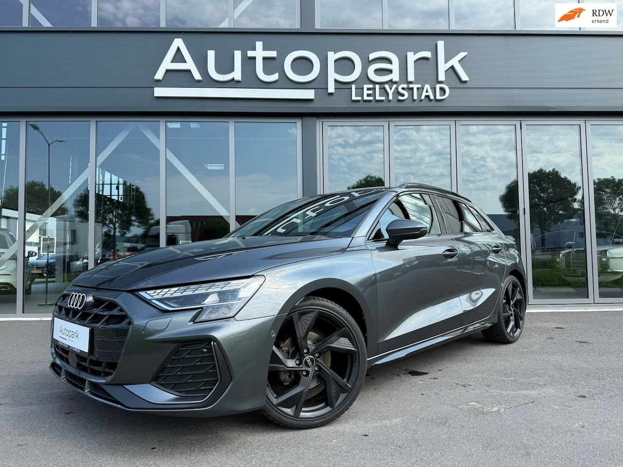 Audi A3 Sportback - 35 TFSI Advanced Black edition MATRIX - AutoWereld.nl